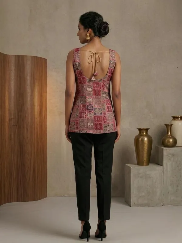 The_XOXO_Women’s_Premium_Sequins_Short_Kurti_Top_–_Stylish_Backless_Dori_Design,_Sleeveless_Ethnic_Fusion_Wear,_Party_&_Festive_Kurti_for_Women