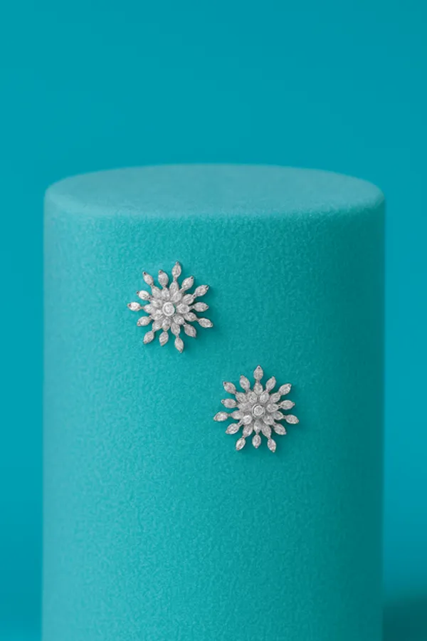 Radiant_Bloom_Stud_Earrings_925_Silver