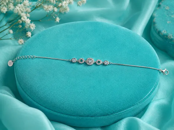 The_Halo_Station_Bracelet_-_Made_With_925_Silver