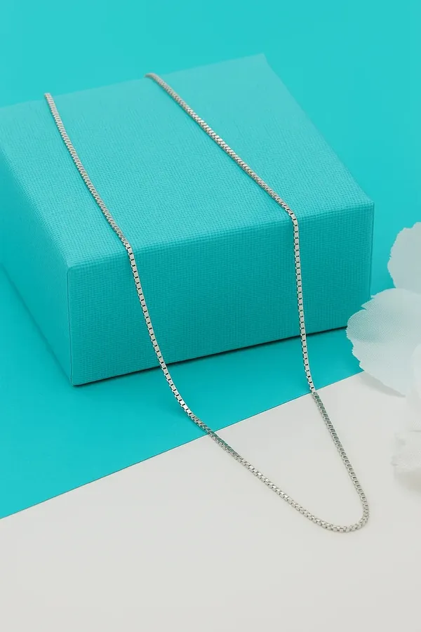 Sterling_Silver_Box_Chain_Necklace_-_Made_with_925_Silver