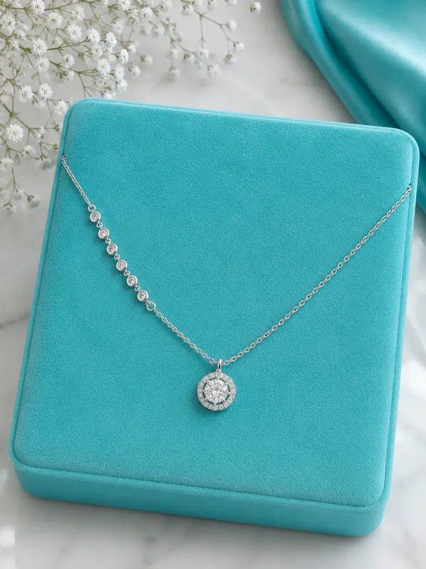 Halo_Solitaire_Pendant_Necklace_-_Made_With_925_Silver