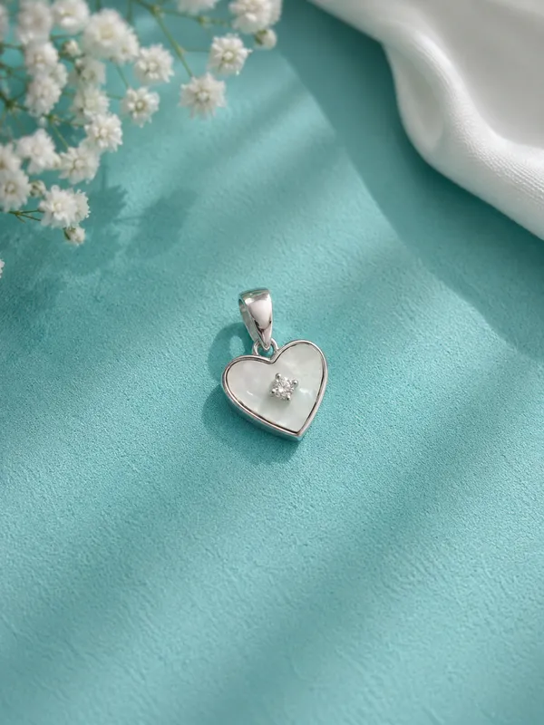 The_Mother_Of_Pearl_Heart_Solitaire_Pendant_-_Made_With_925_Silver