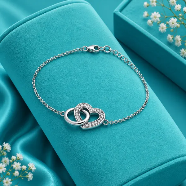 Eternal_Interlocking_Hearts_Bracelet_-_Made_With_925_Silver