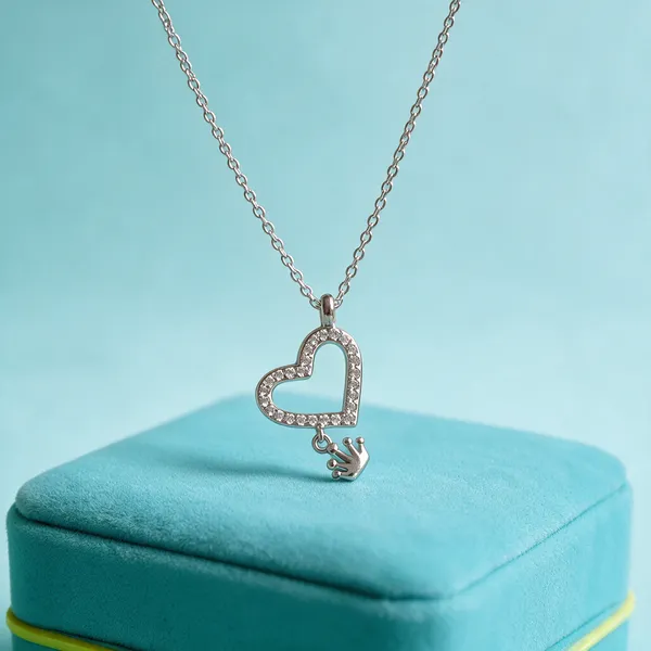 Crowned_Heart_Pendant_Necklace_-_Made_With_925_Silver