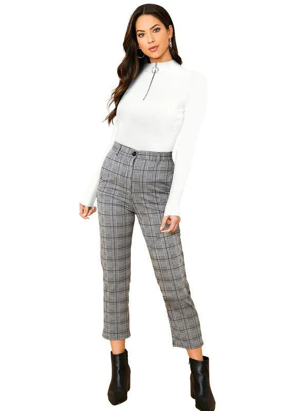 Women's_White_Ribbed_Mock_Neck_Long_Sleeve_Top_With_Front_Zipper_Detail