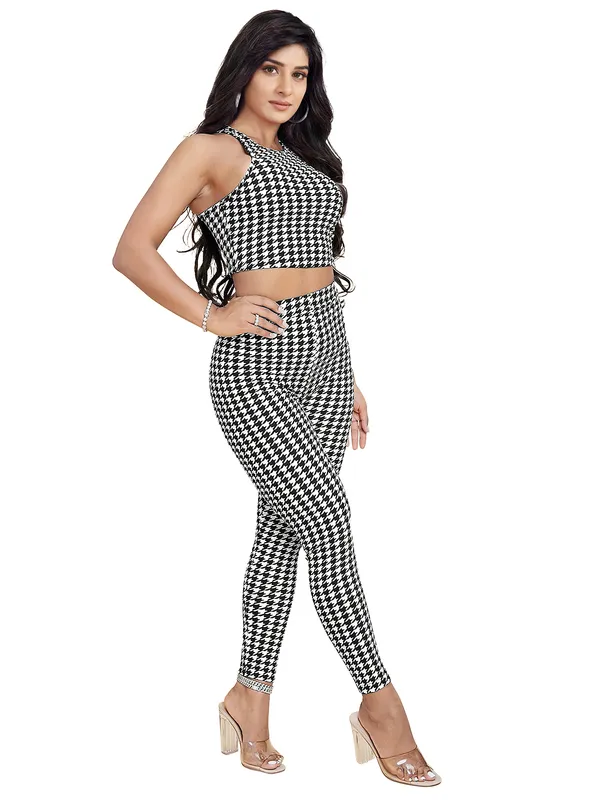 Black_And_White_Houndstooth_Print_Two_Piece_Co_Ord_Set_Crop_Top_And_Leggings