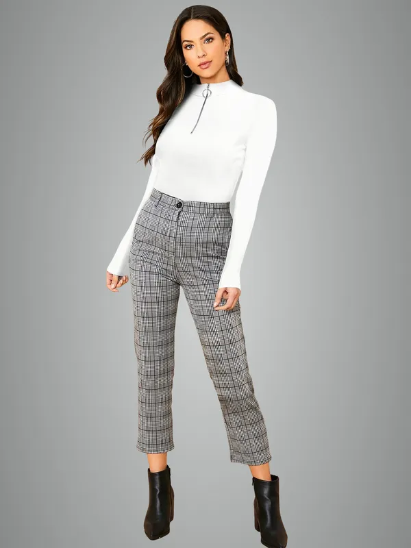 Women's_White_Ribbed_Mock_Neck_Long_Sleeve_Top_With_Front_Zipper_Detail