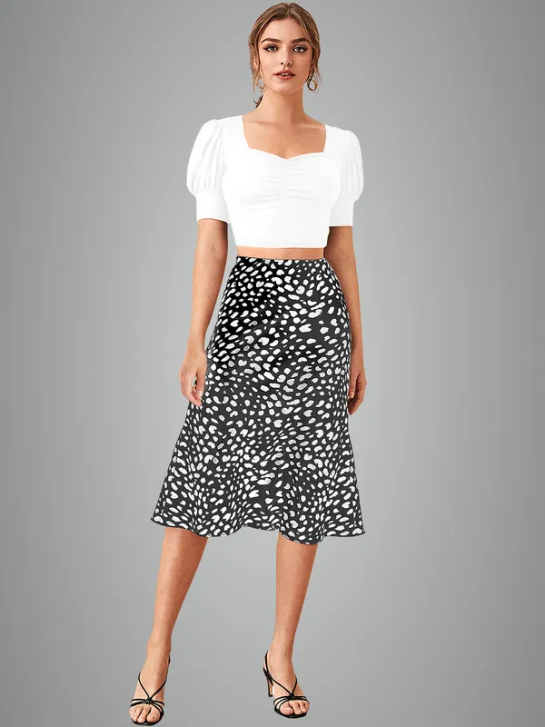Women's_White_Crop_Top_With_Puff_Sleeves_And_Black_Animal_Print_Midi_Skirt_Set