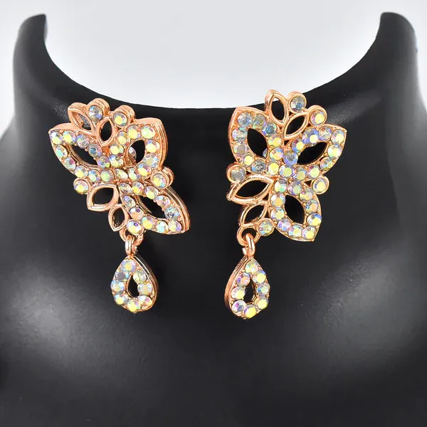 American_Diamond_Studded_Floral_Shaped_Necklace_With_Earrings_–_Sparkling_Jewelry_Set_For_Women