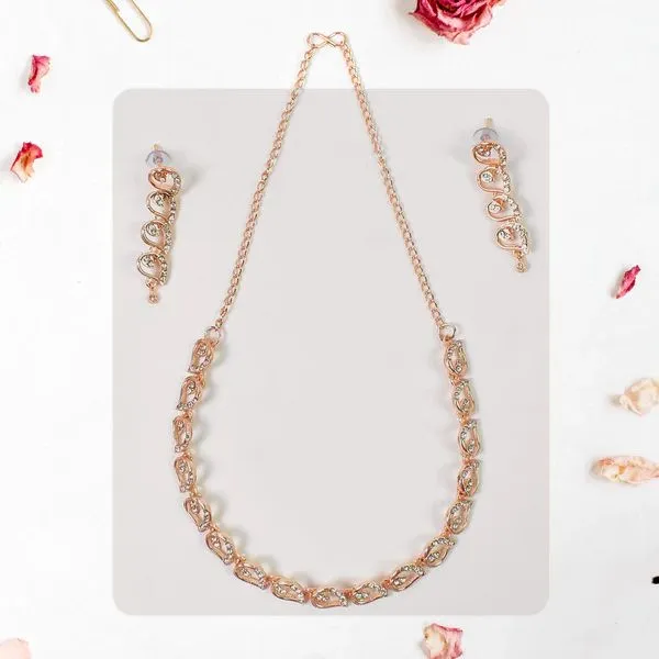 Sparkling_Crystal_Necklace_Set_–_Dazzling_Jewelry_For_Special_Occasions