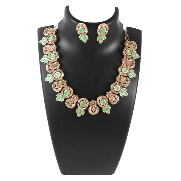 Diamond_Necklace_Set_–_Elegant_Jewelry_For_Women