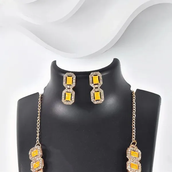 Celestial_Elegance_Diamond_Necklace_–_Stunning_Jewelry_For_Women
