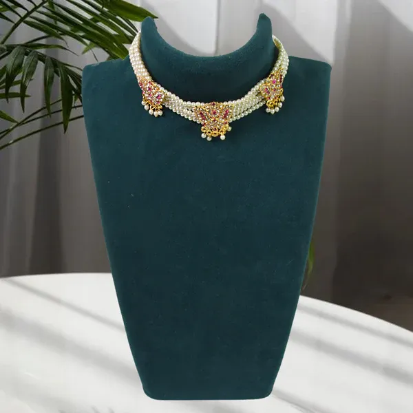 Chik_Moti_Necklace_Set_–_Sophisticated_Pearl_Jewelry_With_Everlasting_Beauty