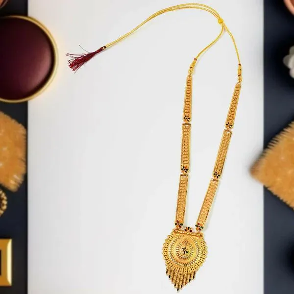 Graceful_Pearl_Necklace_–_A_Symbol_Of_Timeless_Beauty_Elegance_For_Women