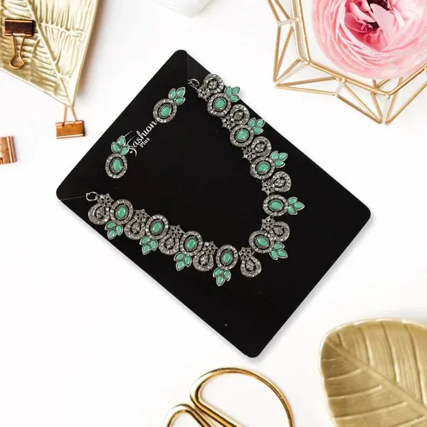 Elegant_Diamond_Necklace_Set_–_Sophisticated_Jewelry_For_Women