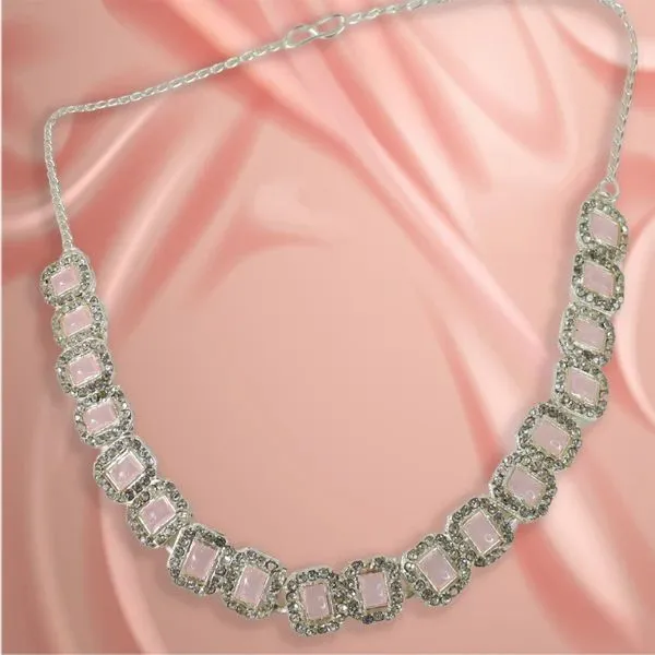 Celestial_Elegance_Emerald_Diamond_Necklace_–_Elegant_Jewelry_For_Women