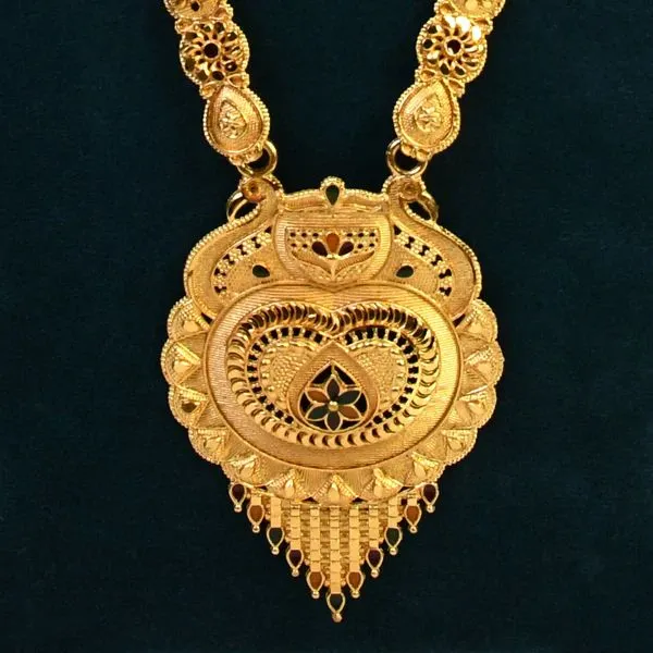 Luxe_Crystal_Pendant_Necklace_For_Women_–_Delicate_Jewelry_With_A_Sparkle_Of_Sophistication_|_Ideal_For_Daily_Or_Formal_Wear