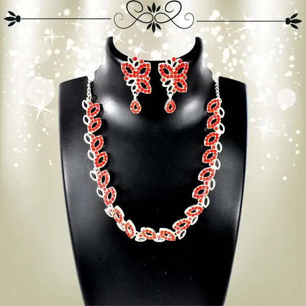 American_Diamond_Studded_Floral_Shaped_Necklace_With_Earrings_–_Sparkling_Jewelry_Set_For_Women