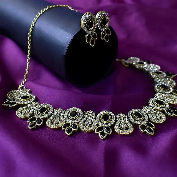Necklace_Set_Black_Diamond_–_Elegant_Bold_Jewelry_For_Women