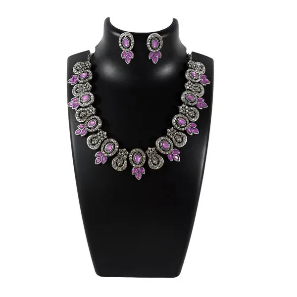Elegant_Purple_Diamond_Necklace_Set_–_Stylish_Jewelry_For_Women