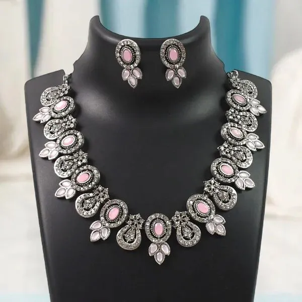 Exquisite_Diamond_Necklace_Set_–_Radiant_Elegance_Jewelry_For_Women
