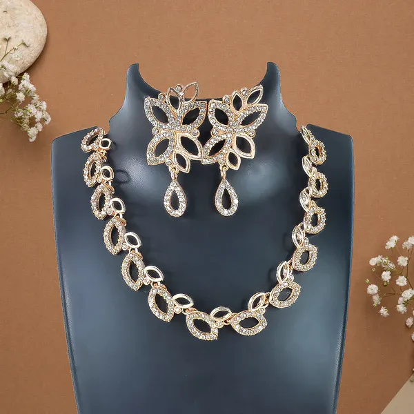 American_Diamond_Studded_Floral_Shaped_Necklace_With_Earrings_–_Sparkling_Jewelry_Set_For_Women