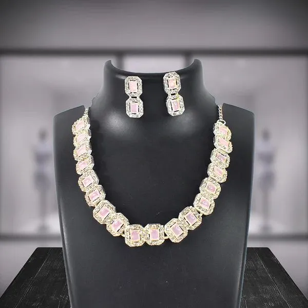 Celestial_Elegance_Emerald_Diamond_Necklace_–_Elegant_Jewelry_For_Women