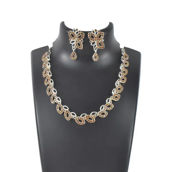 American_Diamond_Studded_Floral_Shaped_Necklace_With_Earrings_–_Sparkling_Jewelry_Set_For_Women