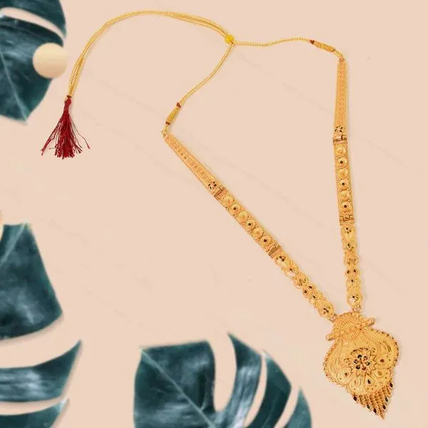 Radiant_Sapphire_Necklace_–_A_Touch_Of_Classic_Luxury,_Elegant_Jewelry_For_Women