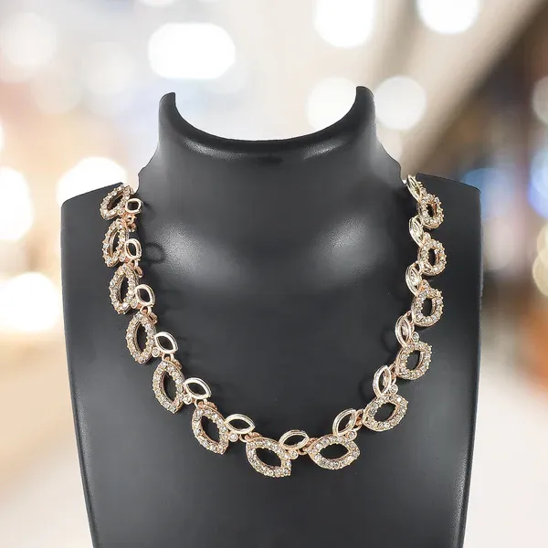 American_Diamond_Studded_Floral_Shaped_Necklace_With_Earrings_–_Sparkling_Jewelry_Set_For_Women