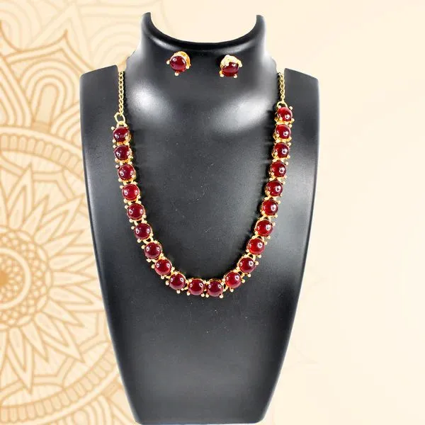 Kollam_Supreme_Gold-Plated_Brass_American_Diamond_Stone_Necklace_Set_–_Luxurious_Jewelry_For_Women