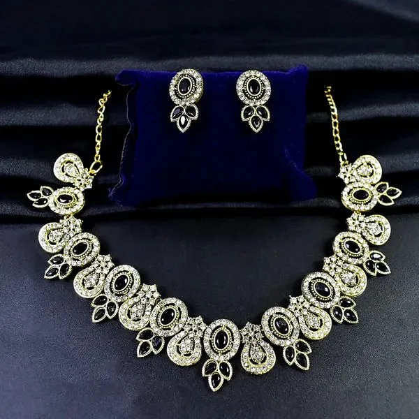 Necklace_Set_Black_Diamond_–_Elegant_Bold_Jewelry_For_Women