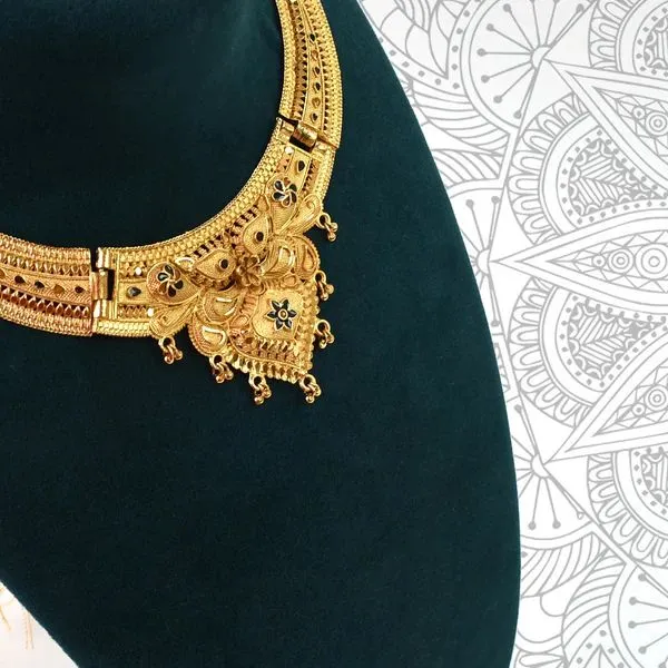 Gold_Plated_Necklace_Set_For_Women_–_Classic_Indian_Jewelry_For_Weddings,_Parties_Daily_Wear_–_Elegant_Gold_Tone_Necklace_With_Earrings