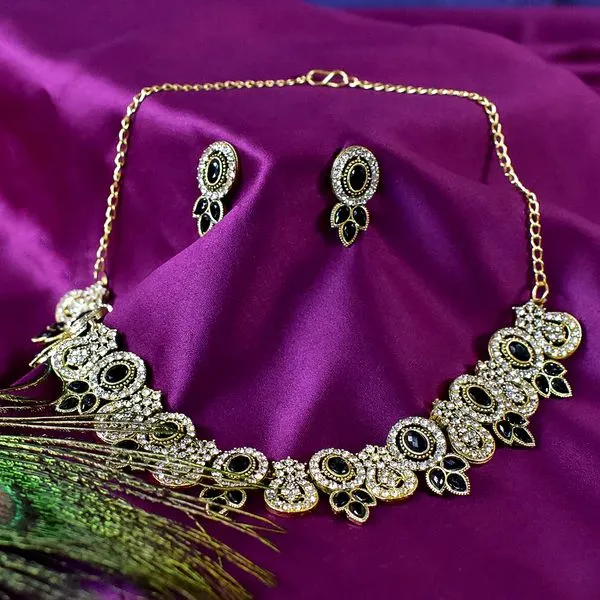 Necklace_Set_Black_Diamond_–_Elegant_Bold_Jewelry_For_Women