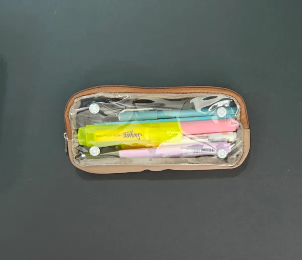 Brown_Transparent_Plastic_Detachable_Compartment_Pencil_Case_For_Kids