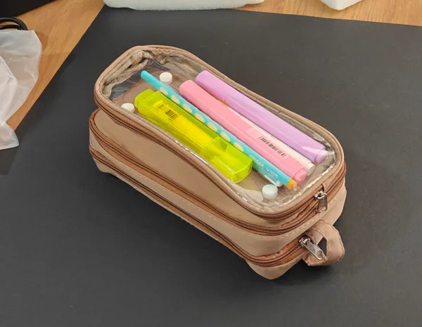 Brown_Transparent_Plastic_Detachable_Compartment_Pencil_Case_For_Kids