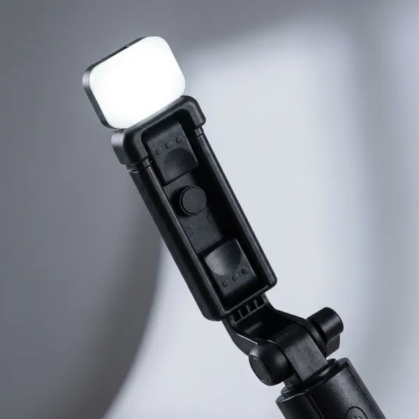 Selfie_Stick_R15_With_Bluetooth_Remote_-_Extendable_Monopod_For_Smartphones