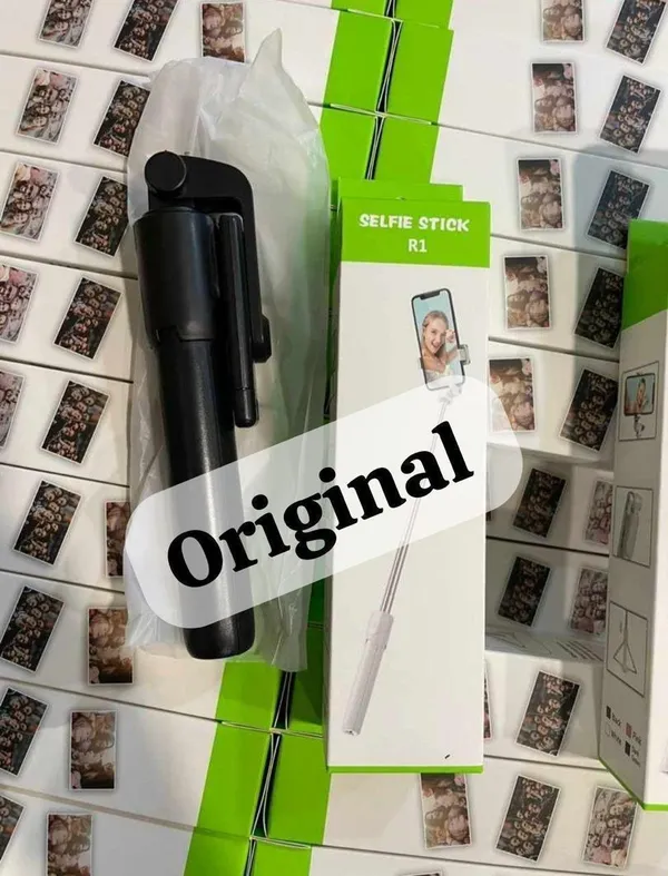 R1_Selfie_Stick_-_Original