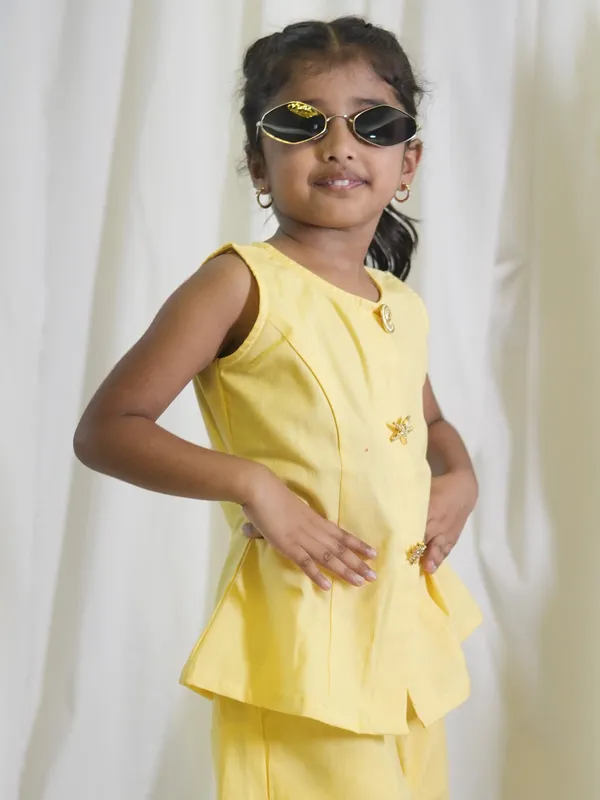 Yellow_Buttoned_Top_For_Girl_Kids