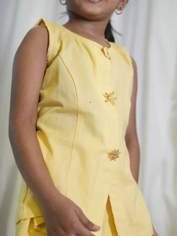 Yellow_Buttoned_Top_For_Girl_Kids