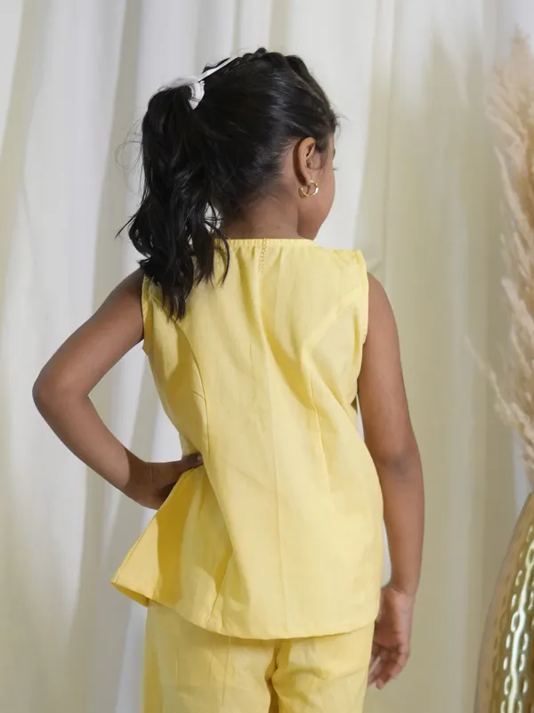 Yellow_Buttoned_Top_For_Girl_Kids