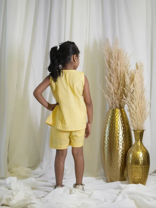 Yellow_Button_Coord_Set_For_Girl_Kids