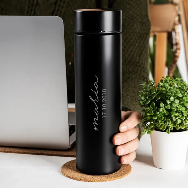 Custom_Smart_Vacuum_Bottle_with_Temperature_Display,_Personalized_Digital_Tumbler_Gift