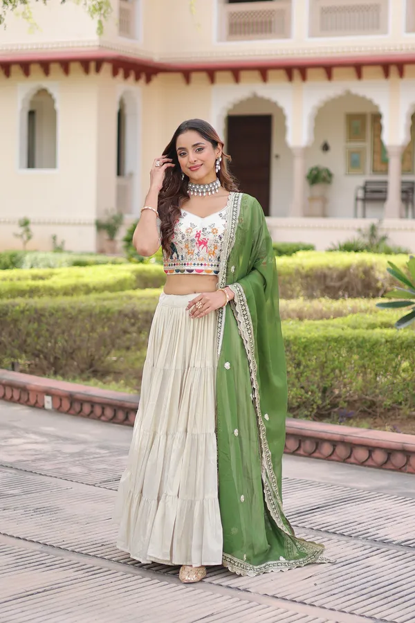 Engagement_Lehenga_-_Designer_Engagement_Lehengas_For_Bride.