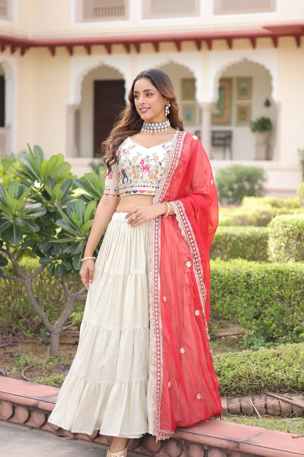 Engagement_Lehenga_-_Designer_Engagement_Lehengas_For_Bride.