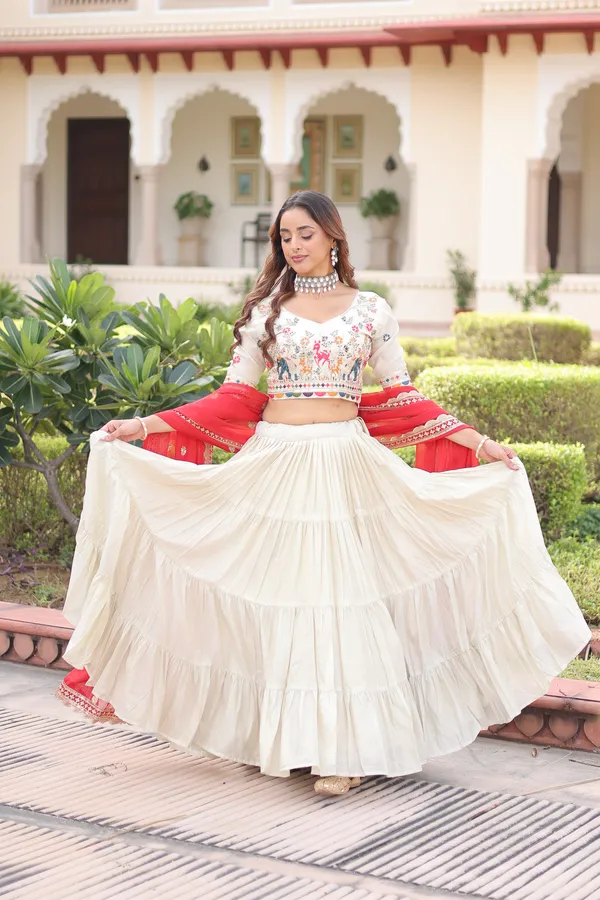 Engagement_Lehenga_-_Designer_Engagement_Lehengas_For_Bride.