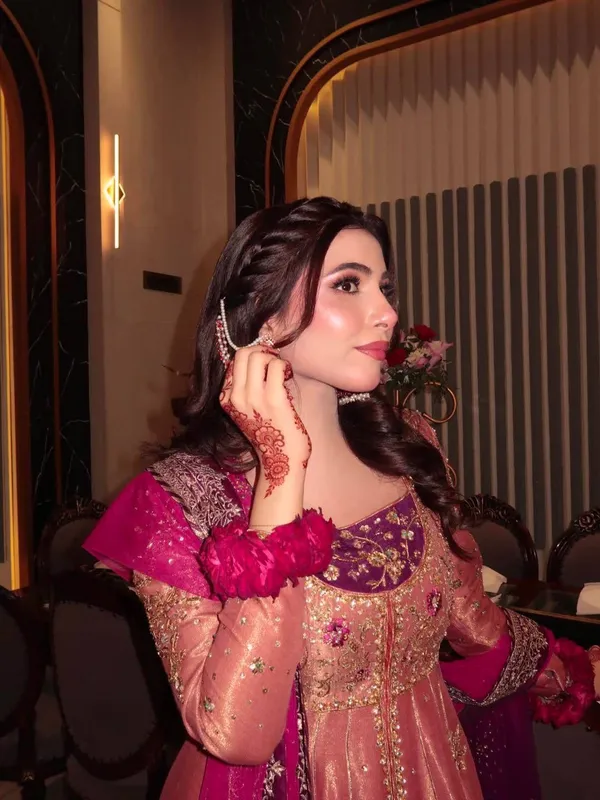 Luxury_Embroidery_&_Premium_Fabric_–_Stunning_Anarkali_Gown_Set.