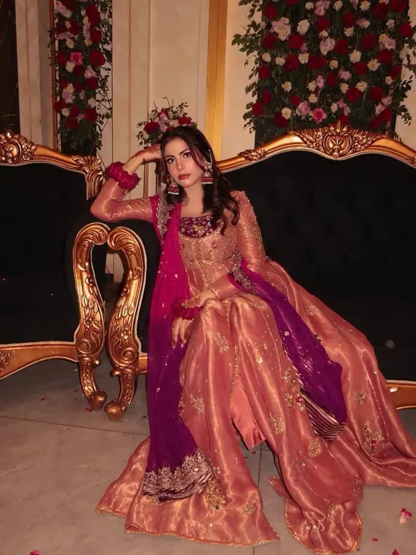 Luxury_Embroidery_&_Premium_Fabric_–_Stunning_Anarkali_Gown_Set.