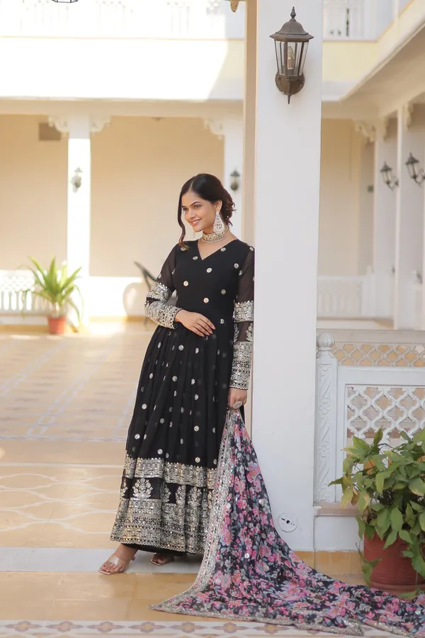 Black_Anarkali_Set_&_Printer_Dupatta_with_lace__For_Women