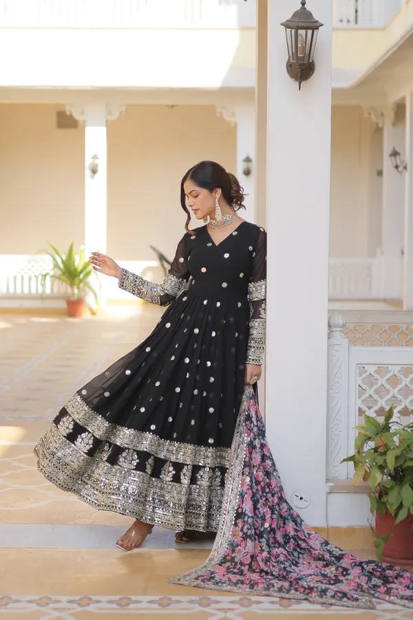 Black_Anarkali_Set_&_Printer_Dupatta_with_lace__For_Women